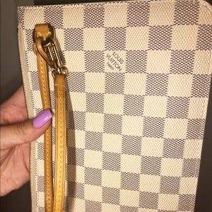 Louis Vuitton Neverfull Pochette